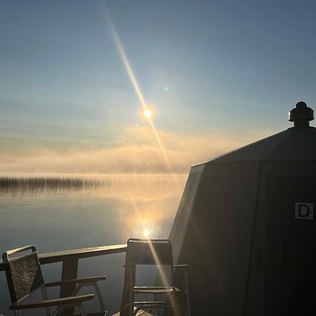 Vikajaervi Lake View Experience Igloos Рованиеми Екстериор снимка