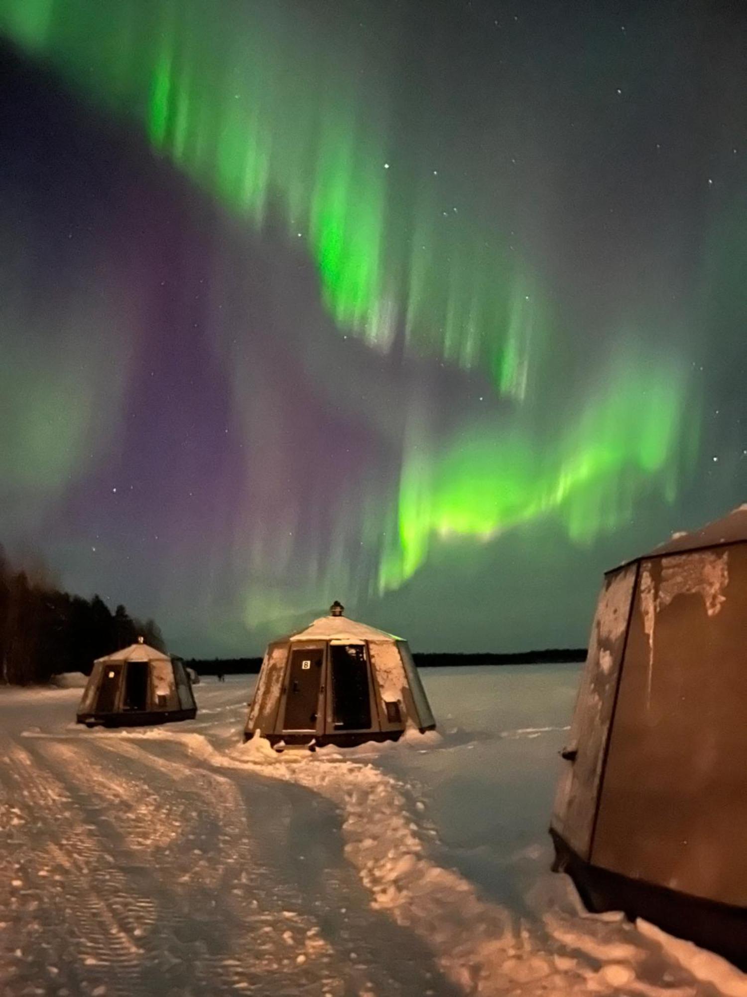 Vikajaervi Lake View Experience Igloos Рованиеми Екстериор снимка