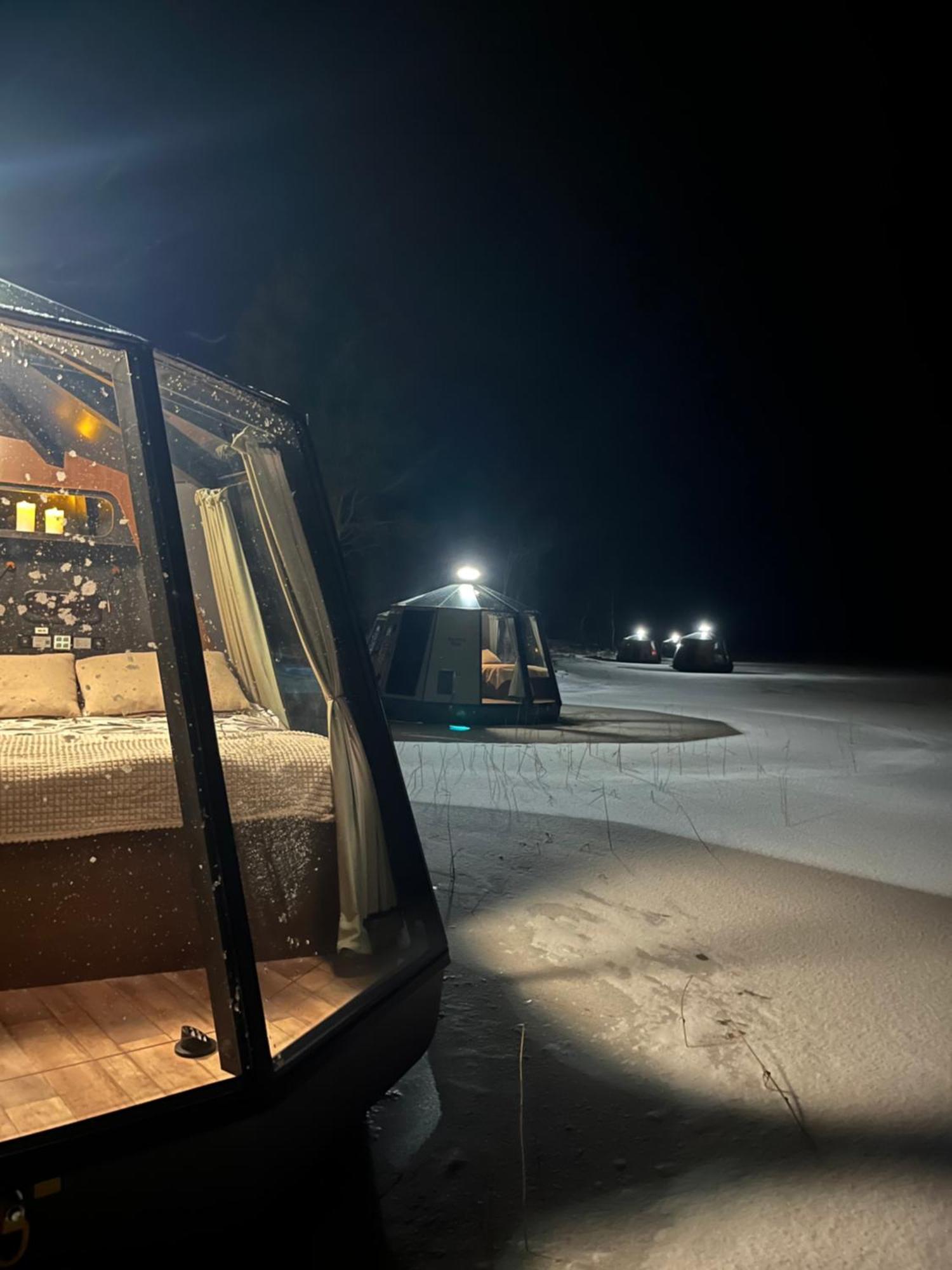 Vikajaervi Lake View Experience Igloos Рованиеми Екстериор снимка