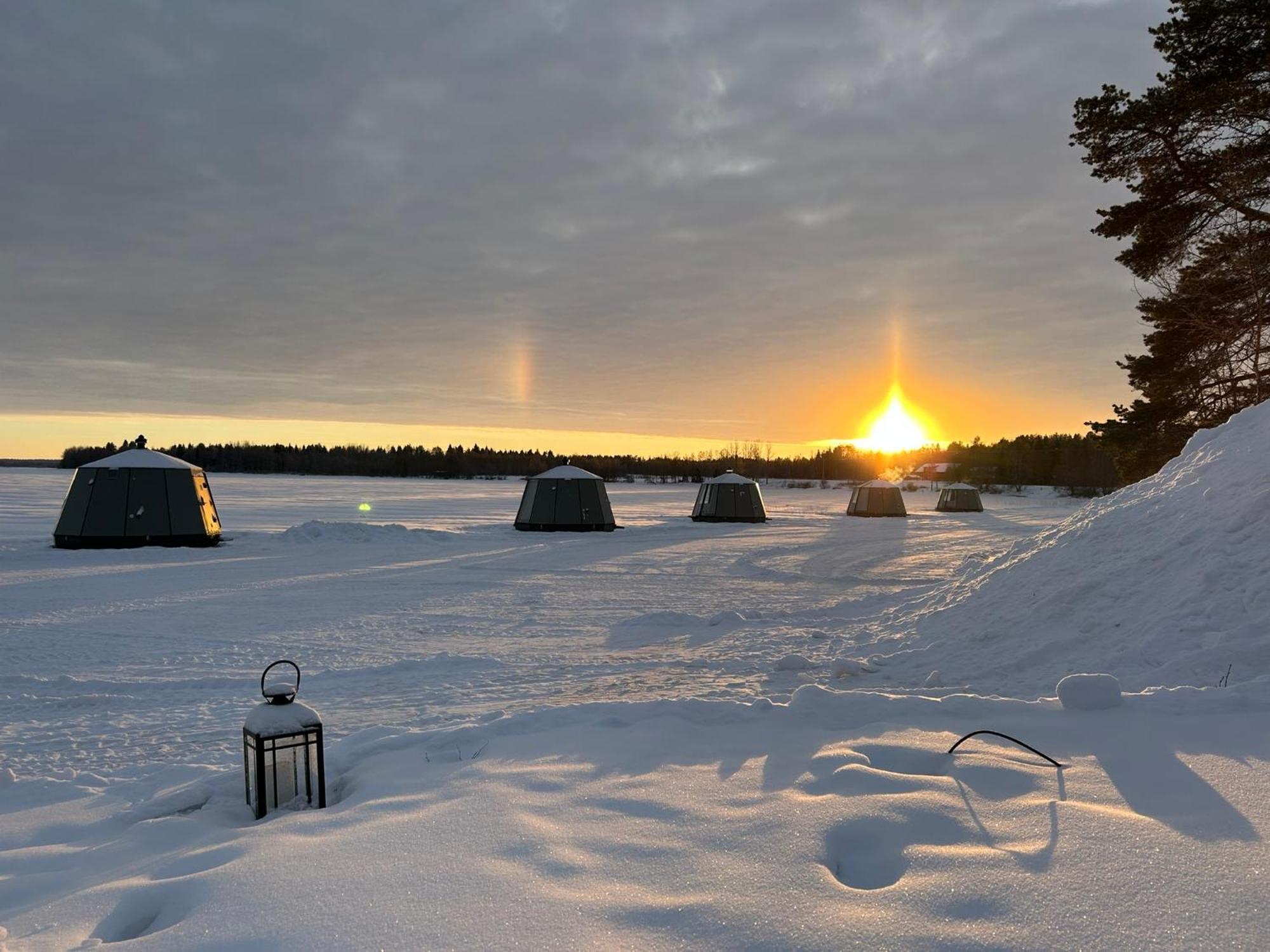 Vikajaervi Lake View Experience Igloos Рованиеми Екстериор снимка