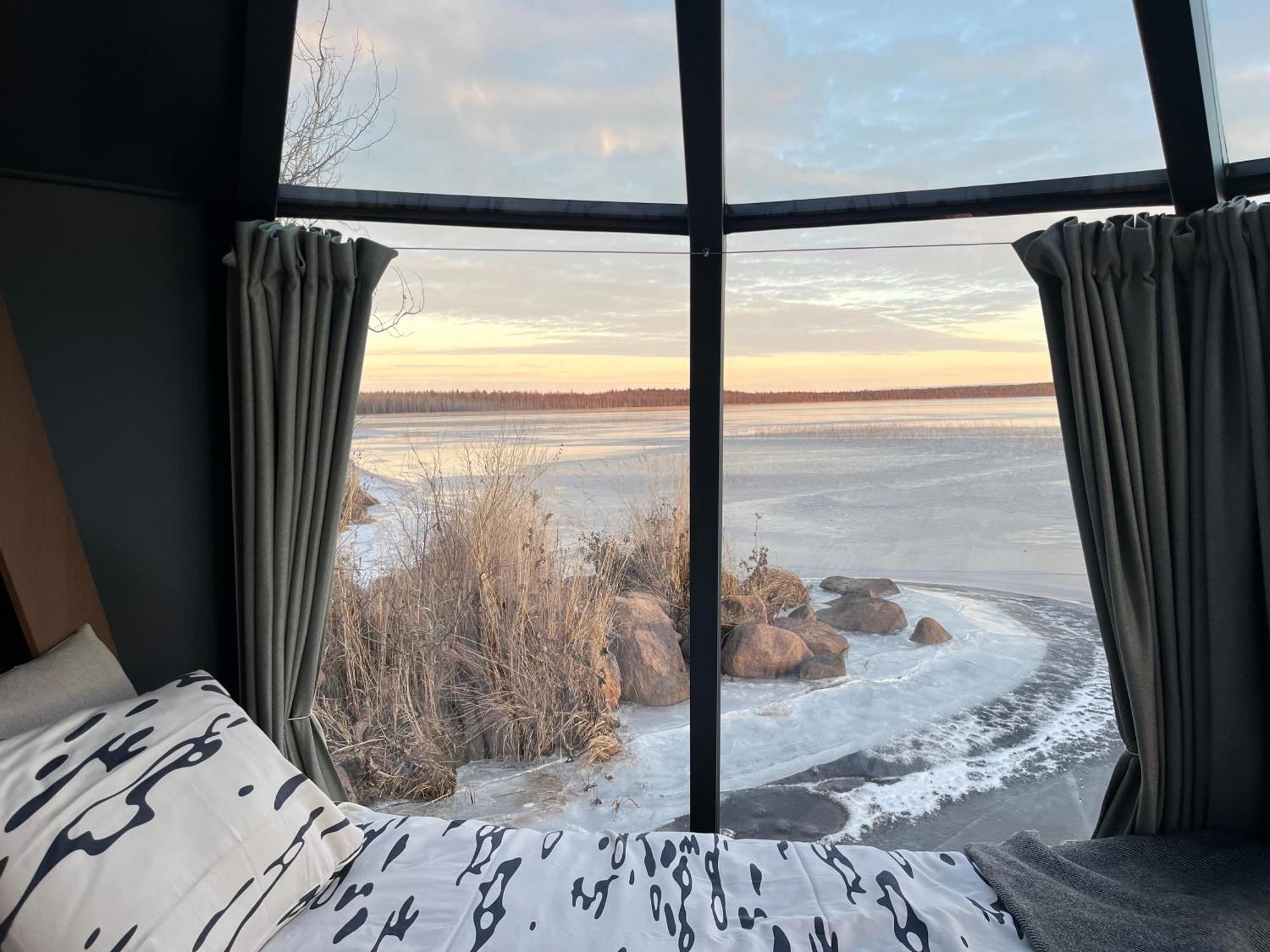 Vikajaervi Lake View Experience Igloos Рованиеми Екстериор снимка